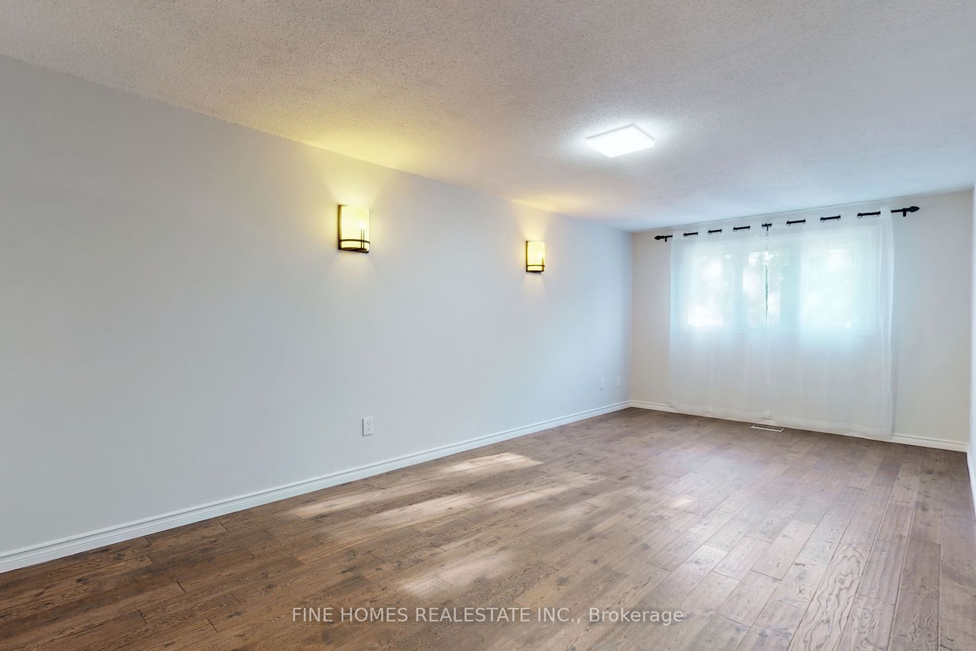 20 Moffat Cres