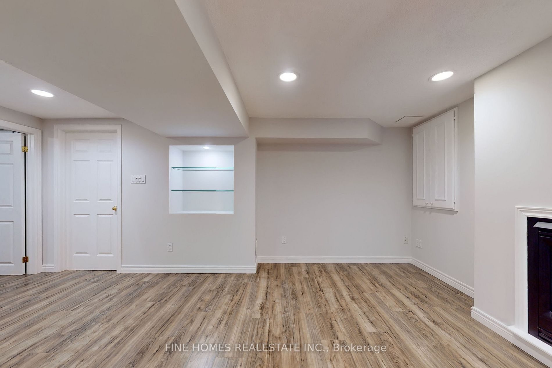 20 Moffat Cres
