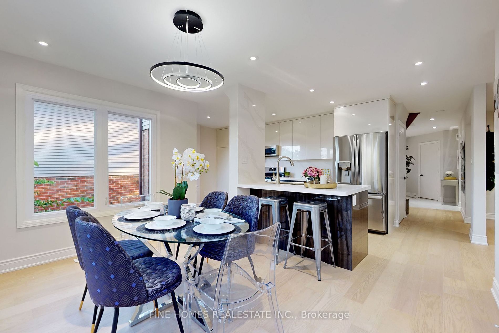 20 Moffat Cres