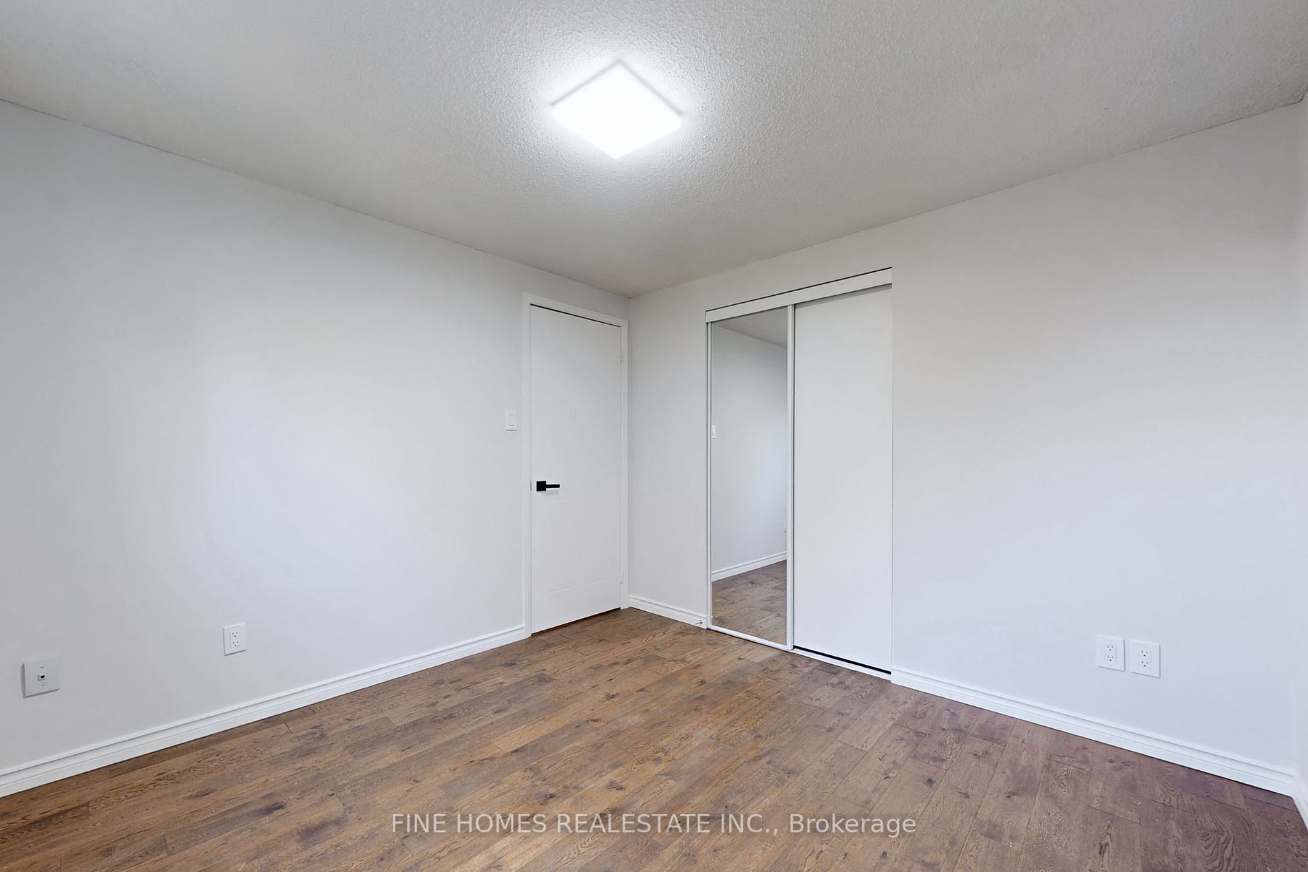 20 Moffat Cres