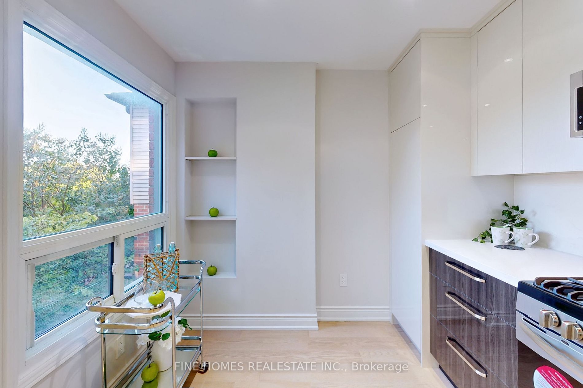 20 Moffat Cres