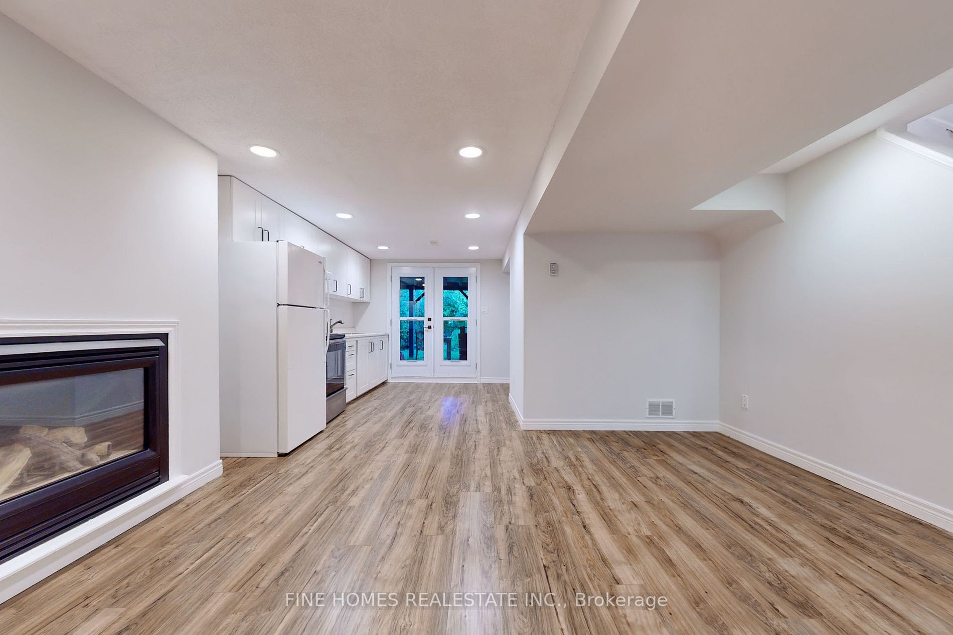 20 Moffat Cres