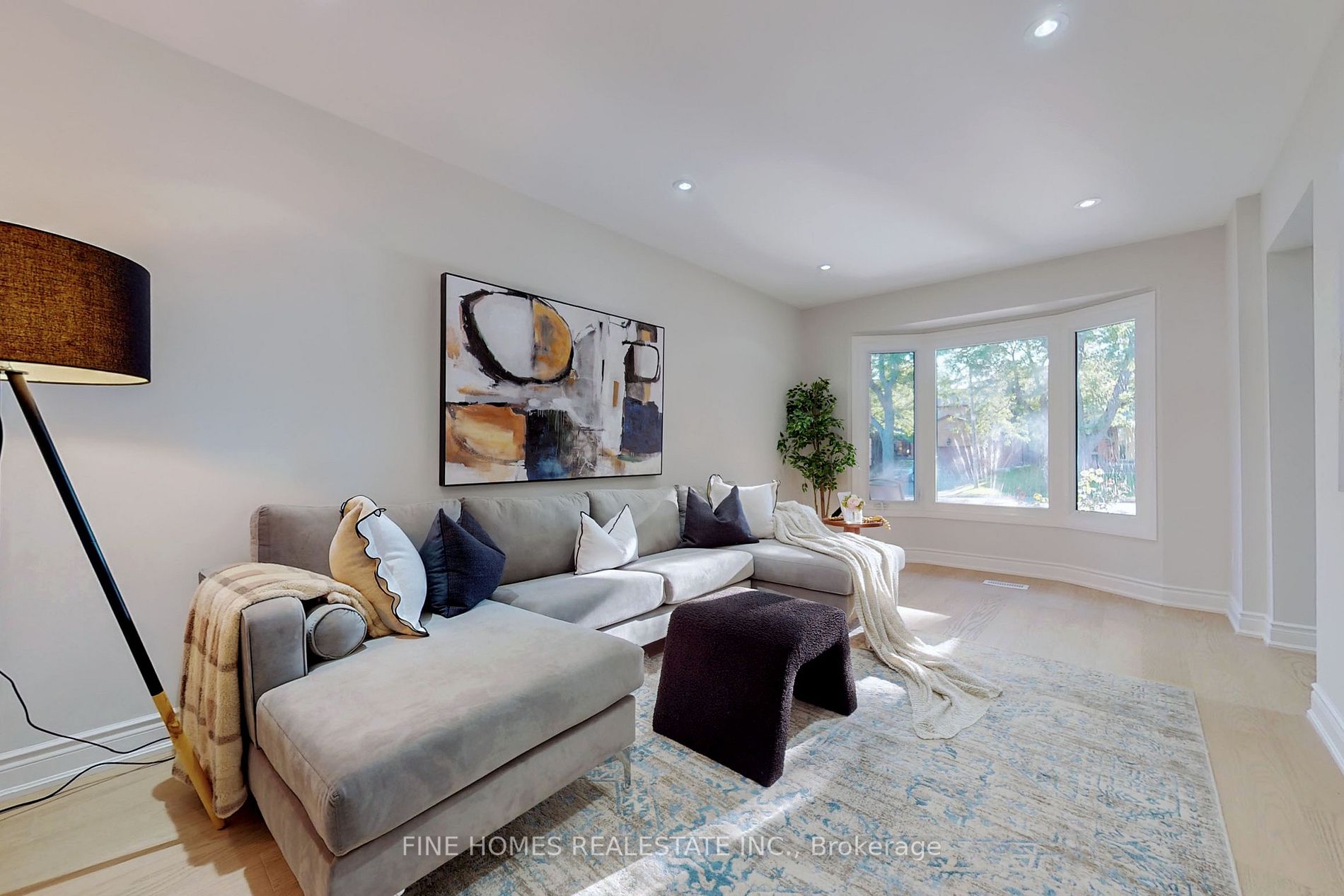 20 Moffat Cres