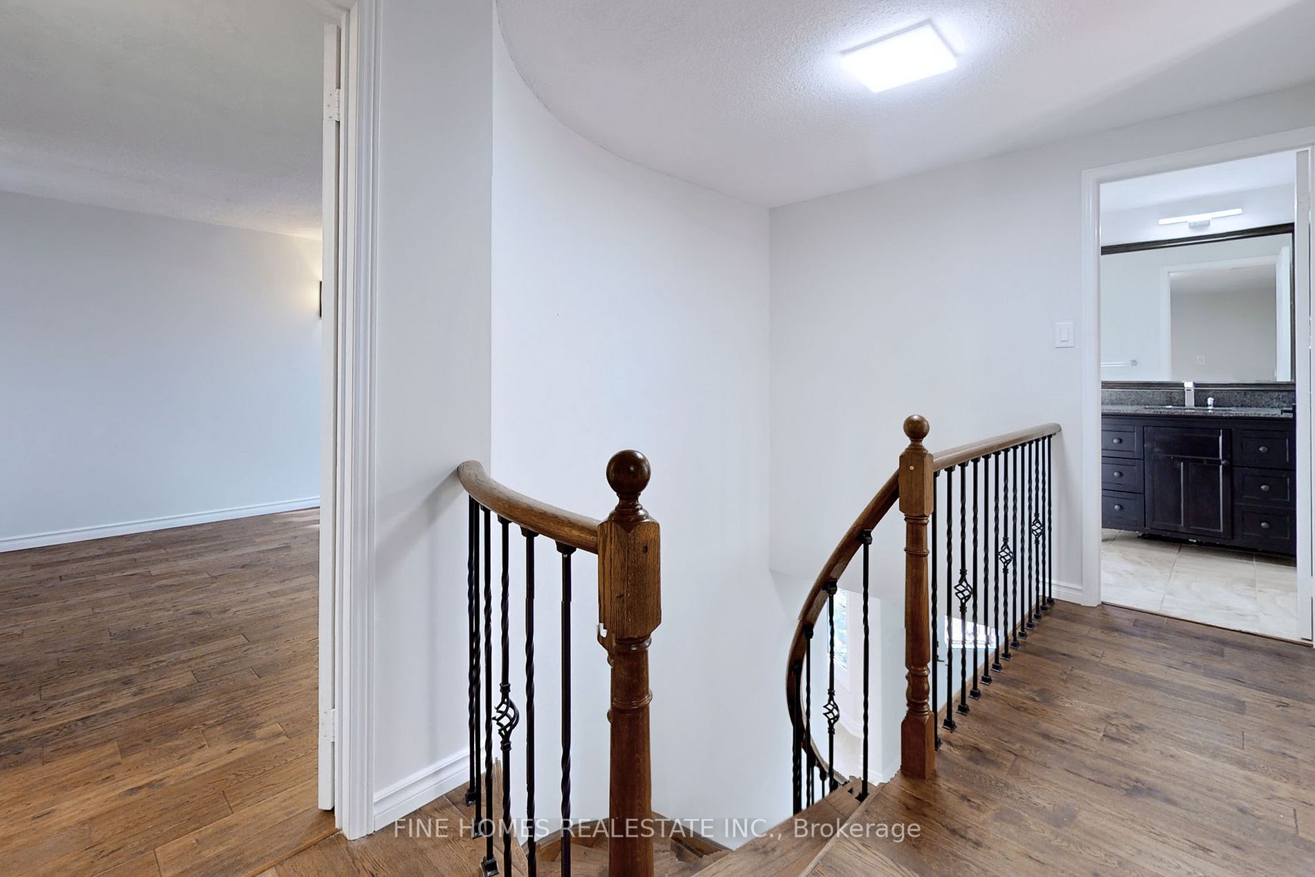 20 Moffat Cres