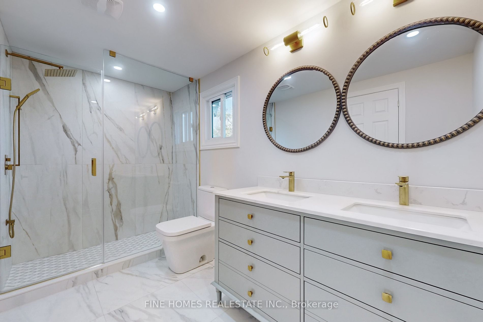 20 Moffat Cres