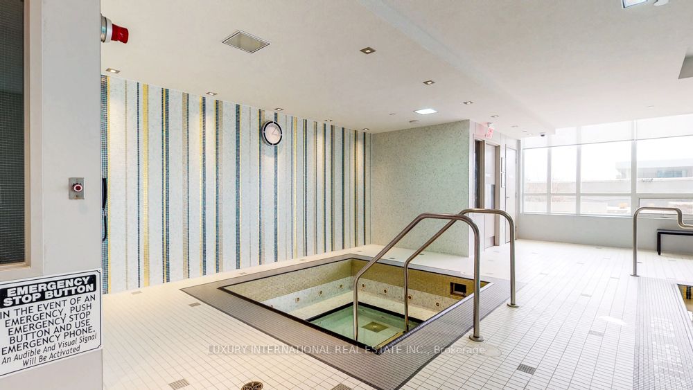 7165 Yonge St, #1110
