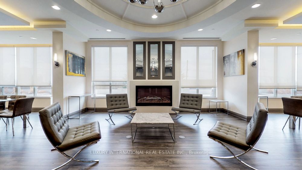 7165 Yonge St, #1110