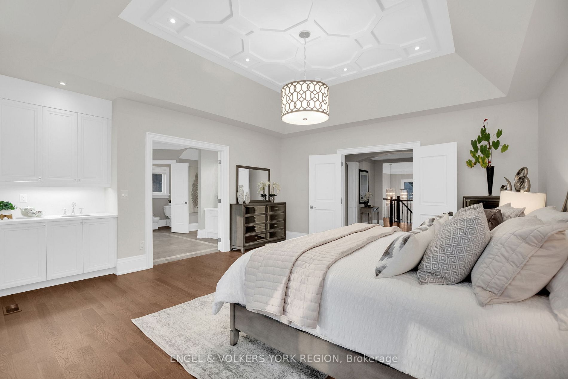 4 Peter Glass Rd