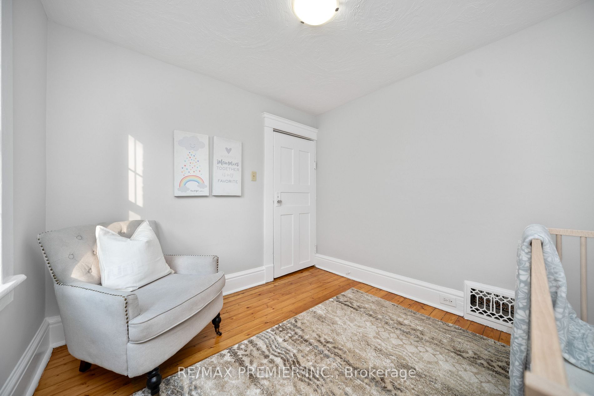 371 Eagle Street