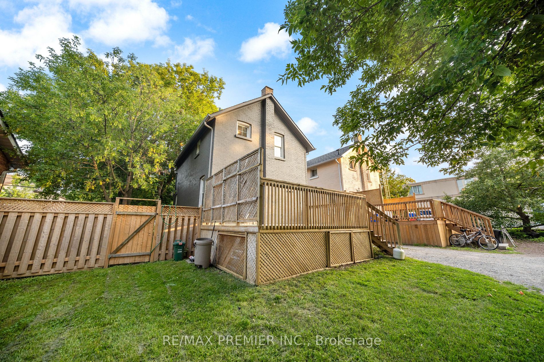 371 Eagle Street