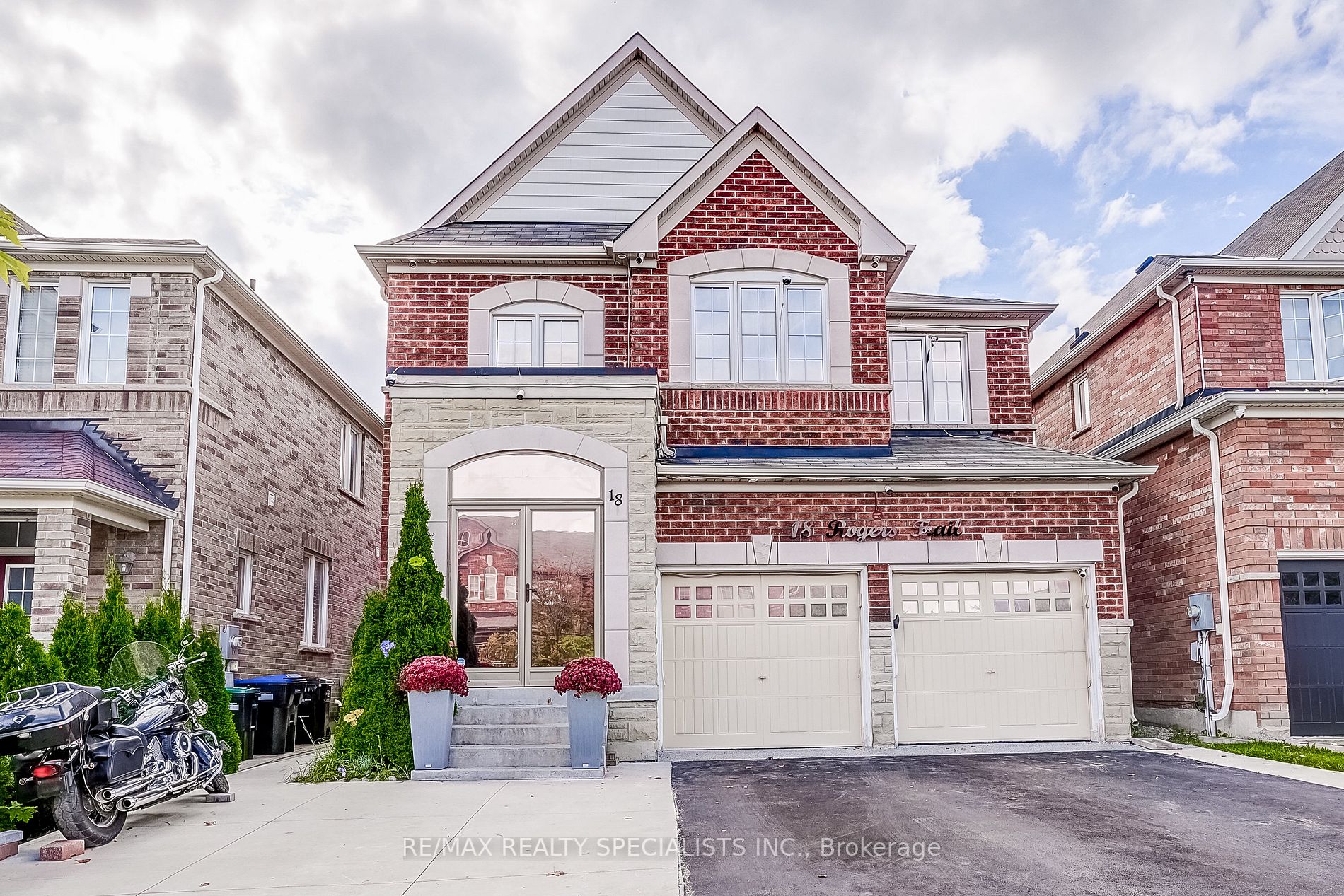 18 Rogers Tr