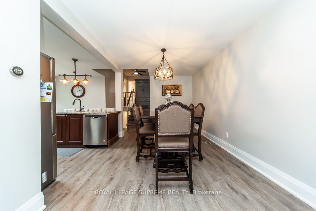 288 Centre St N