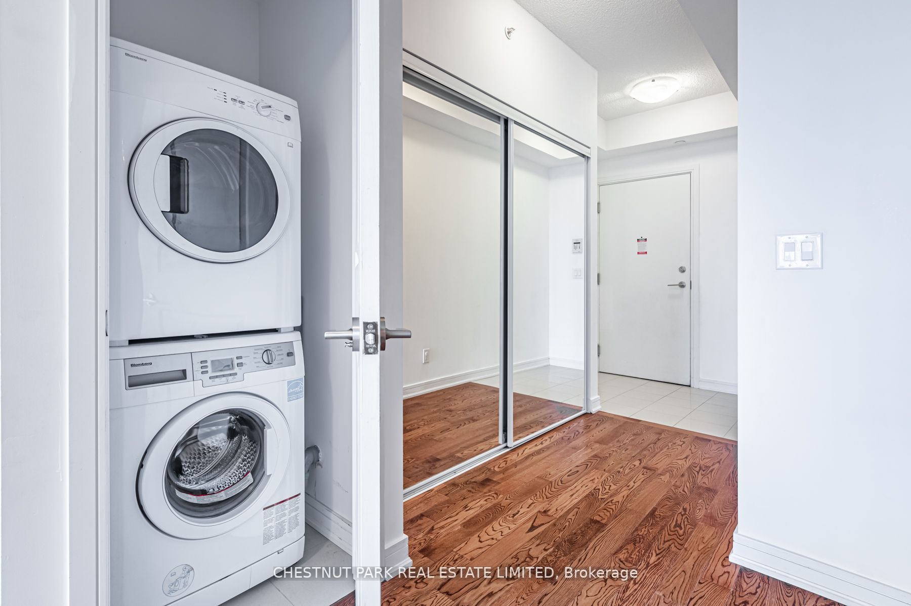 9191 Yonge St, #Sw701