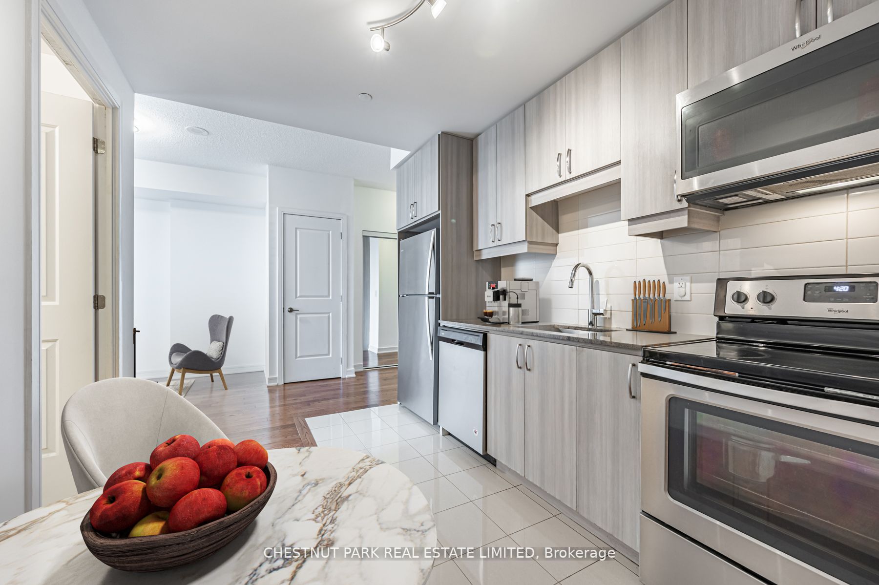 9191 Yonge St, #Sw701