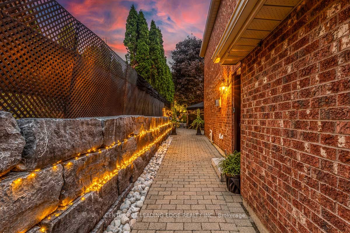 92 Mcclellan Way