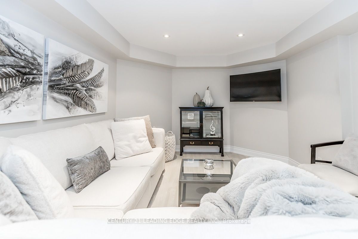92 Mcclellan Way