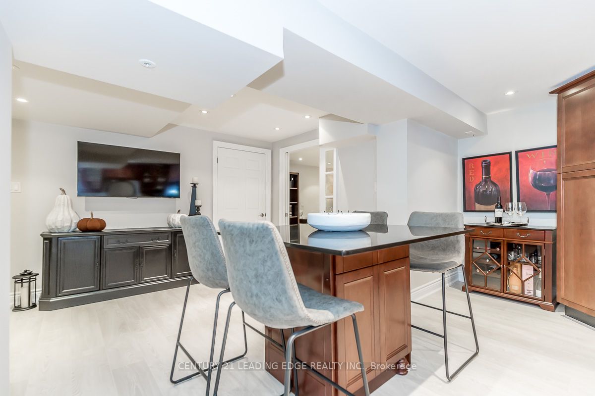 92 Mcclellan Way