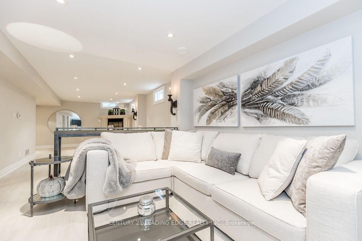 92 Mcclellan Way