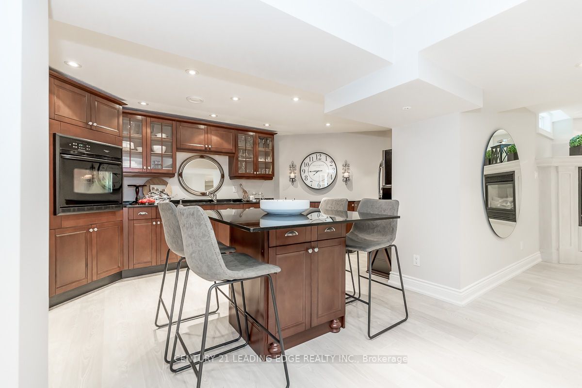 92 Mcclellan Way