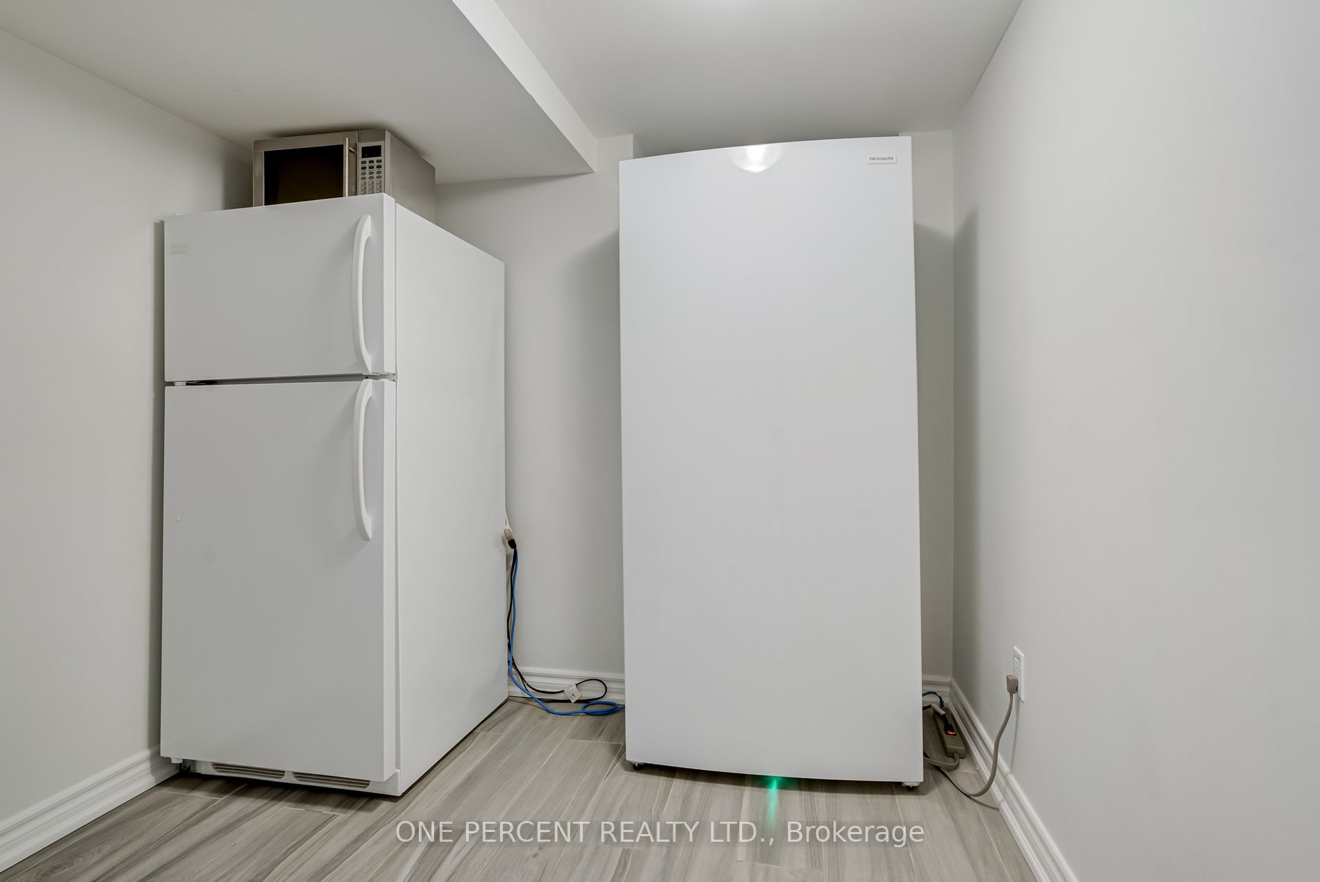 22 Westwind Cres