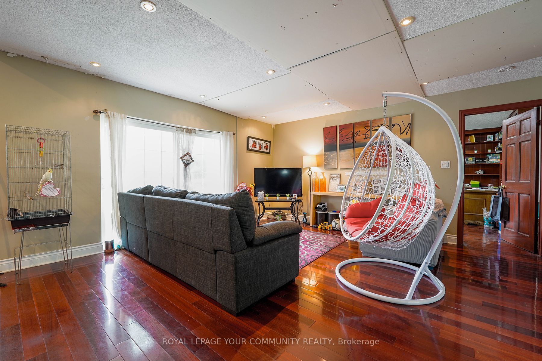 103 Naughton Dr