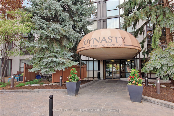 40 Harding Blvd W, Richmond Hill