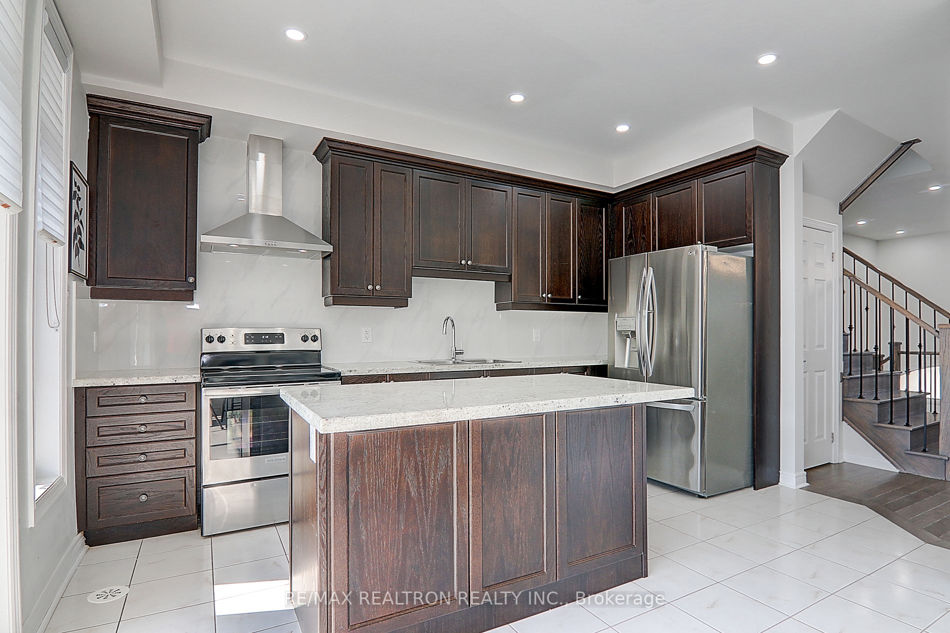 83 Grand Trunk Ave