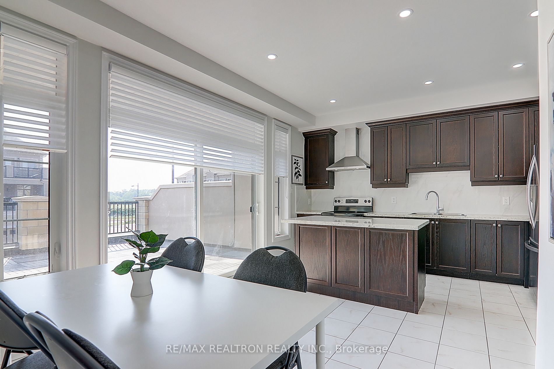 83 Grand Trunk Ave