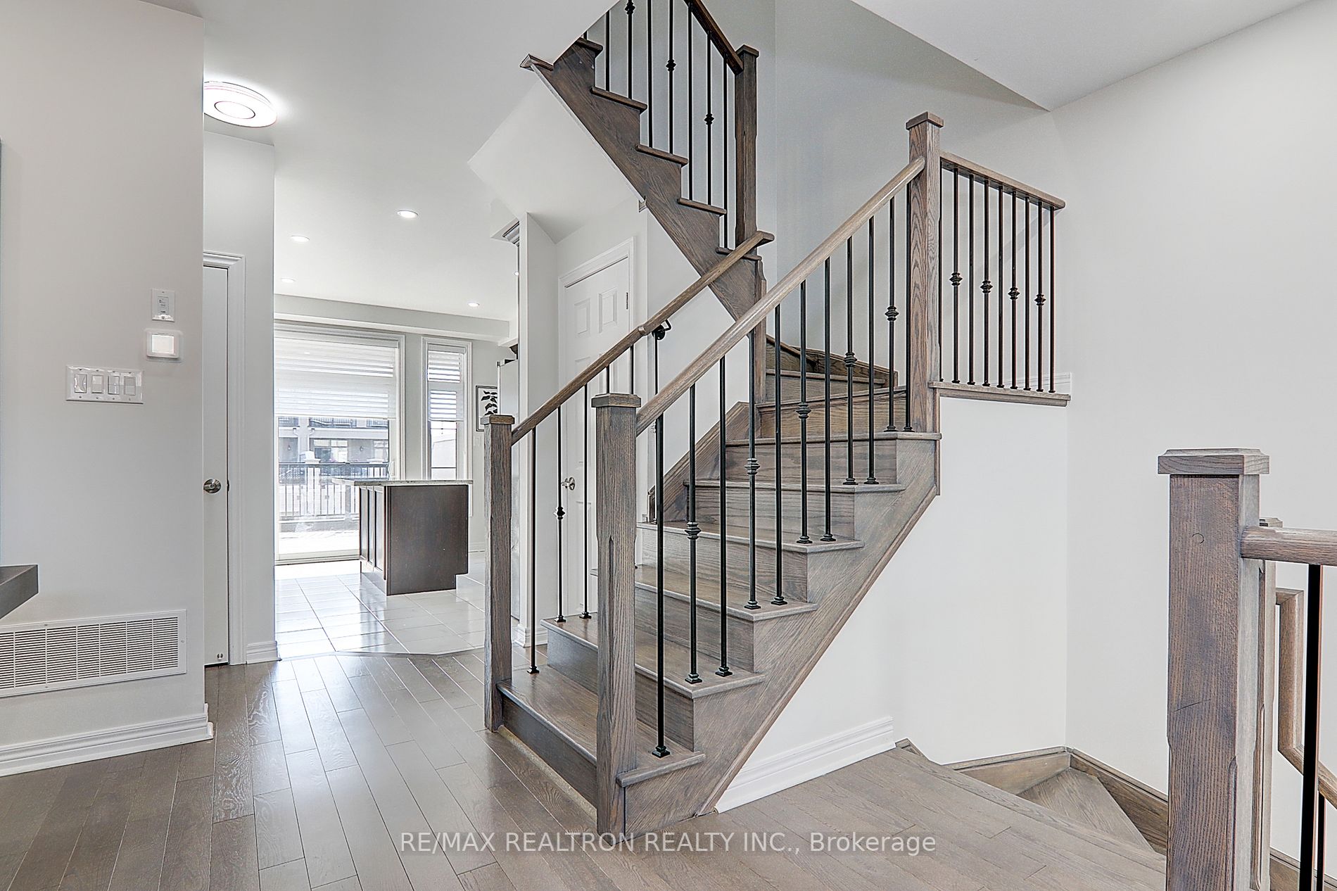 83 Grand Trunk Ave