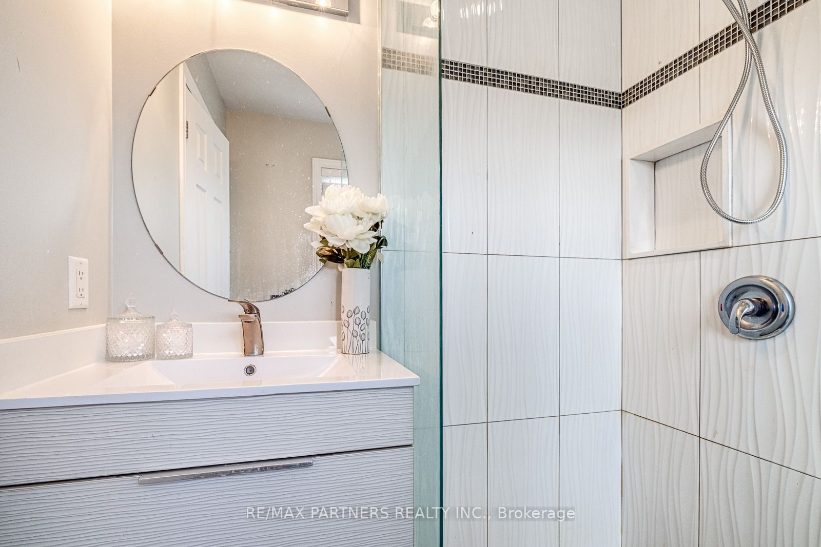 1 Percy Reesor St