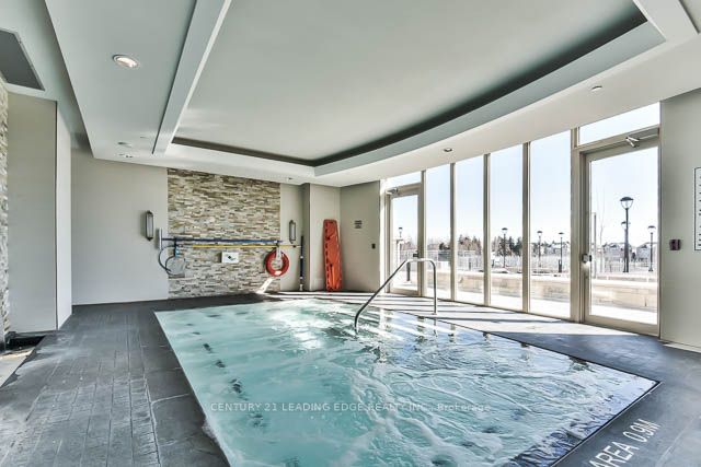 9 Stollery Pond Crescent, #210