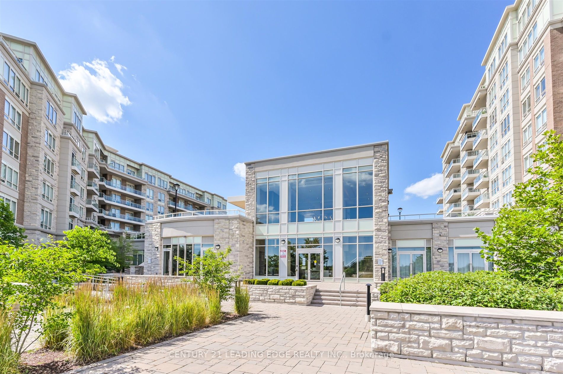 9 Stollery Pond Cres, #210