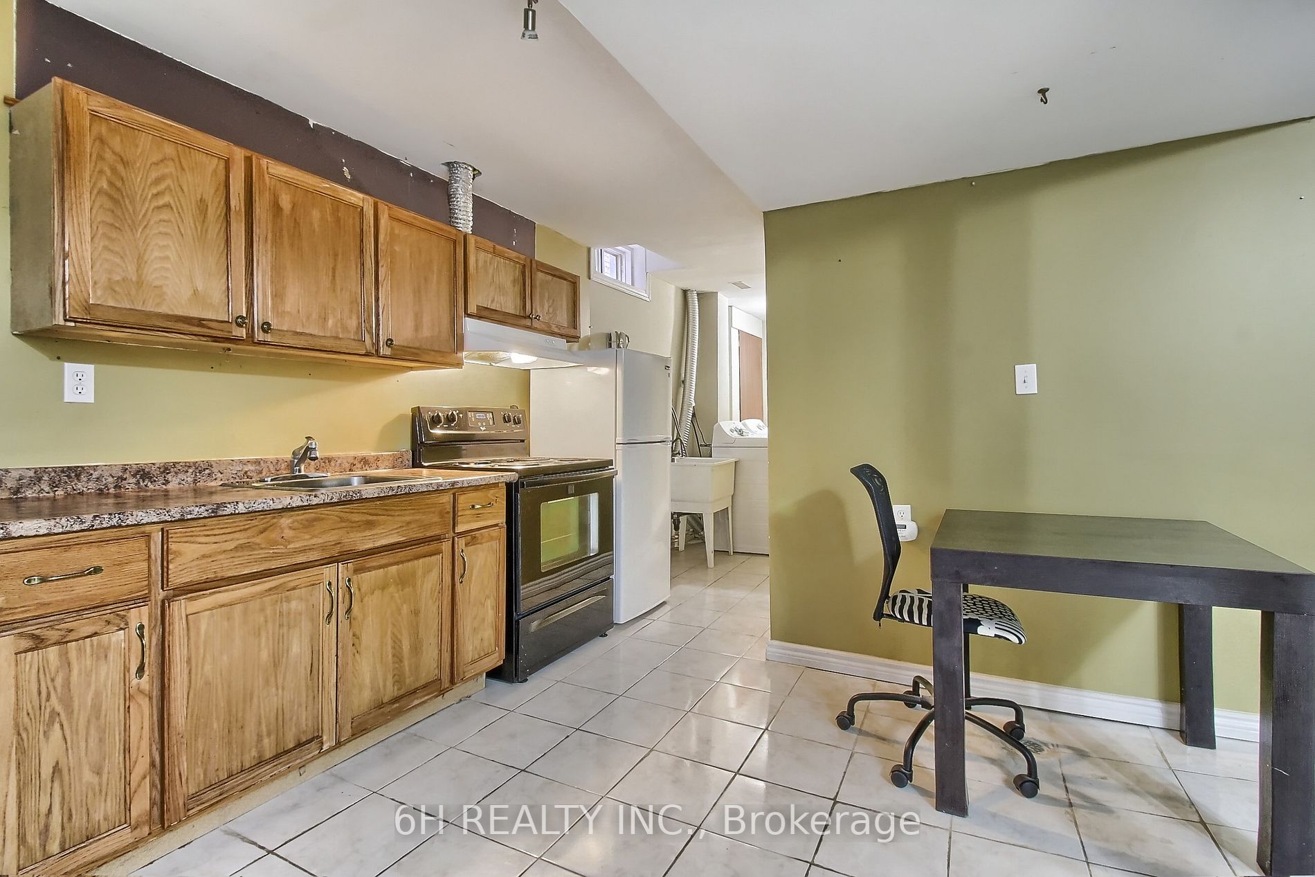 70 Echo Ridge Cres
