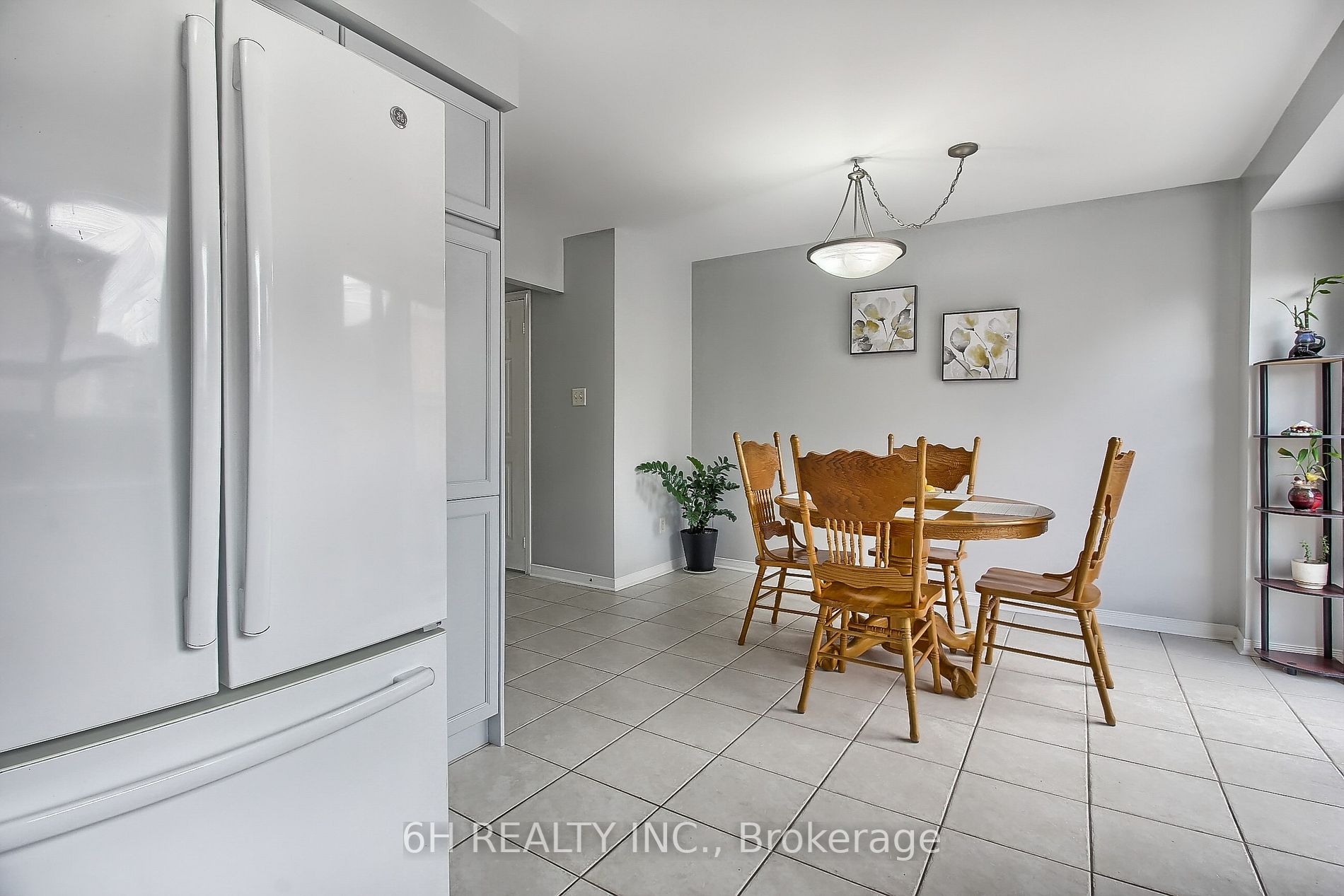 70 Echo Ridge Cres