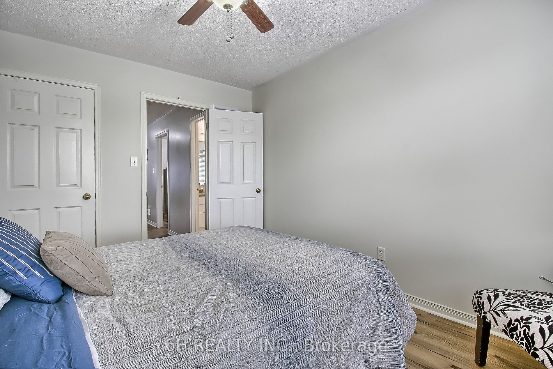 70 Echo Ridge Cres