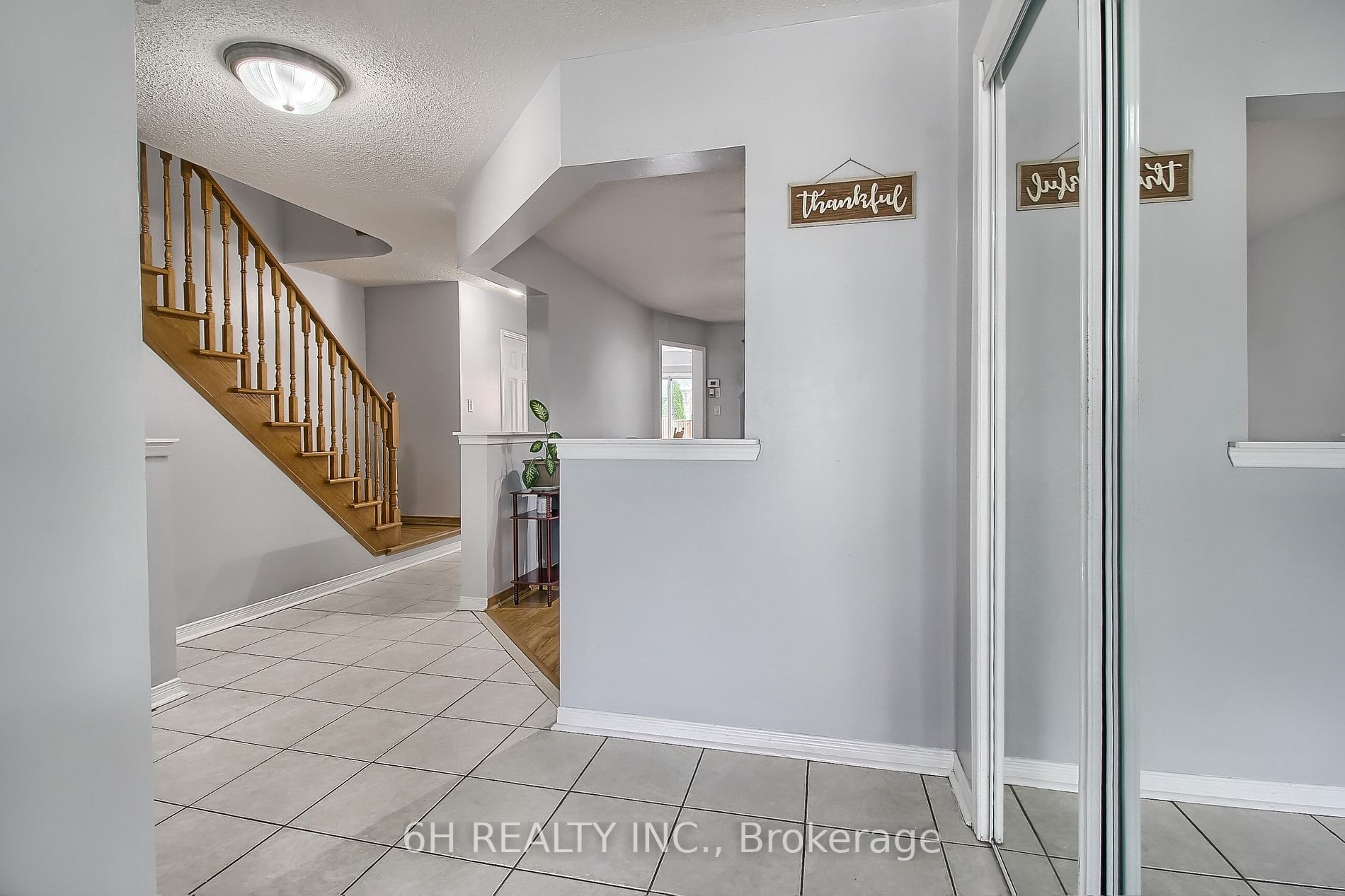 70 Echo Ridge Cres