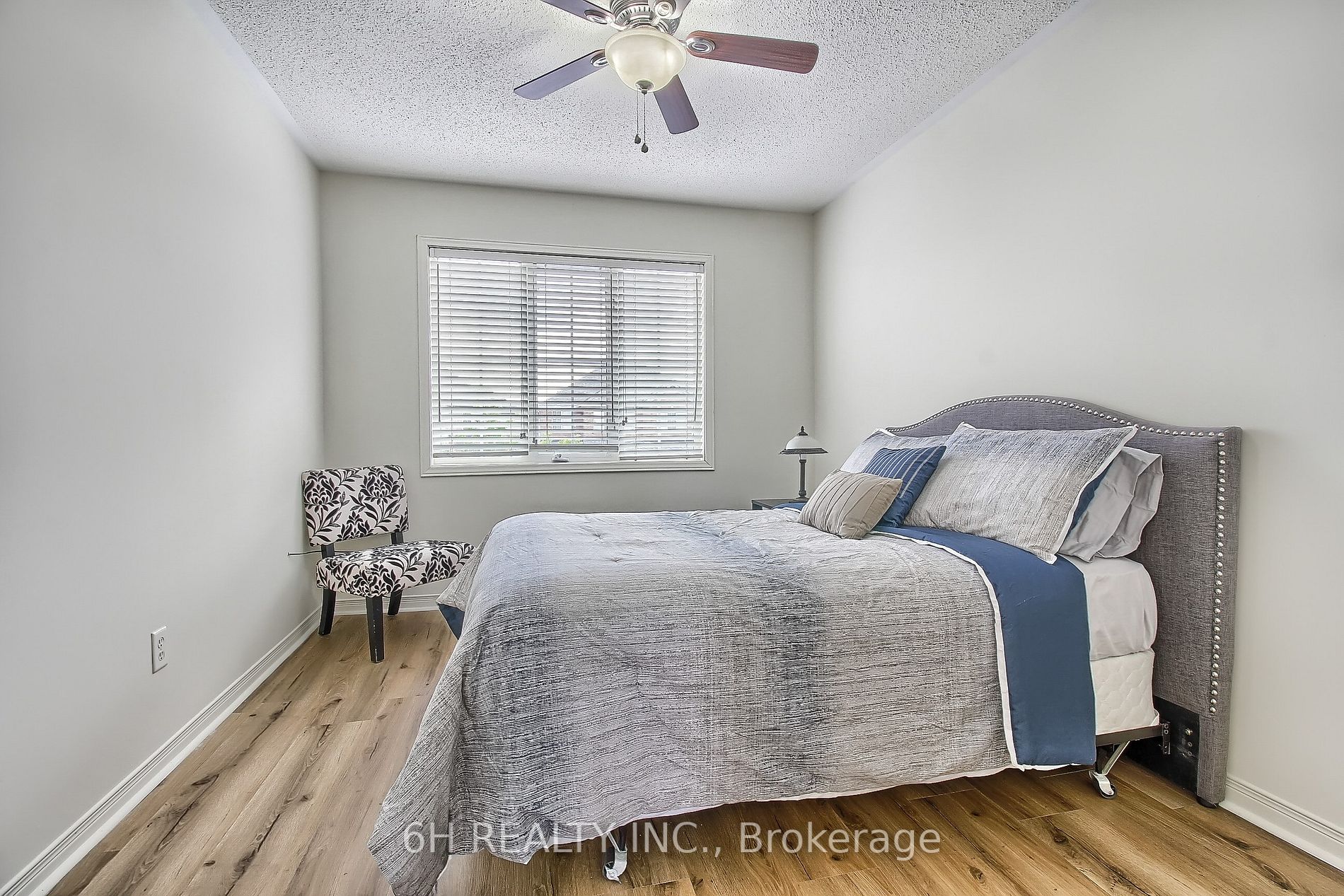 70 Echo Ridge Cres