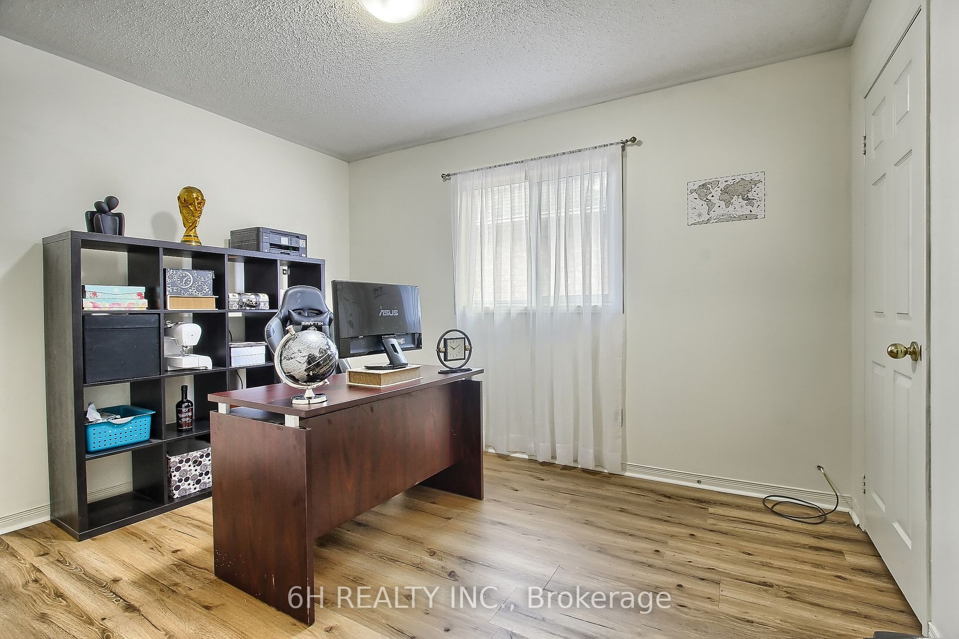 70 Echo Ridge Cres