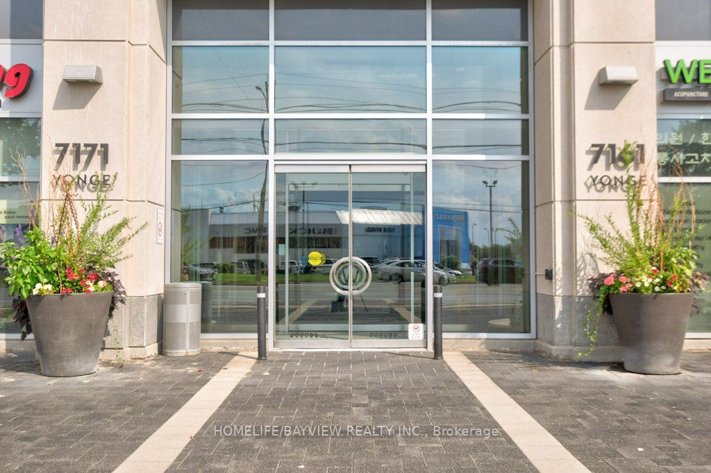 7161 Yonge St, #1027