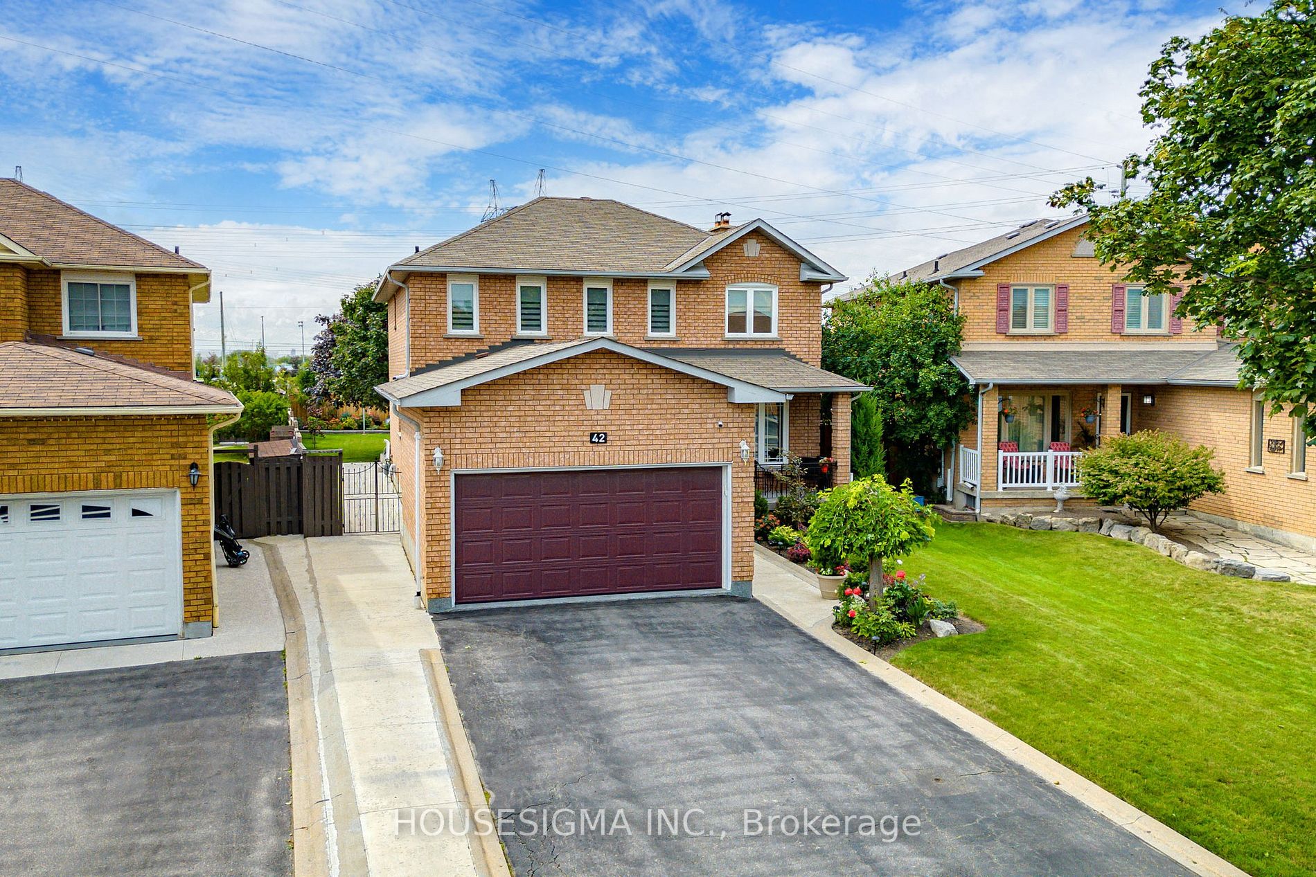 42 View North Crt
