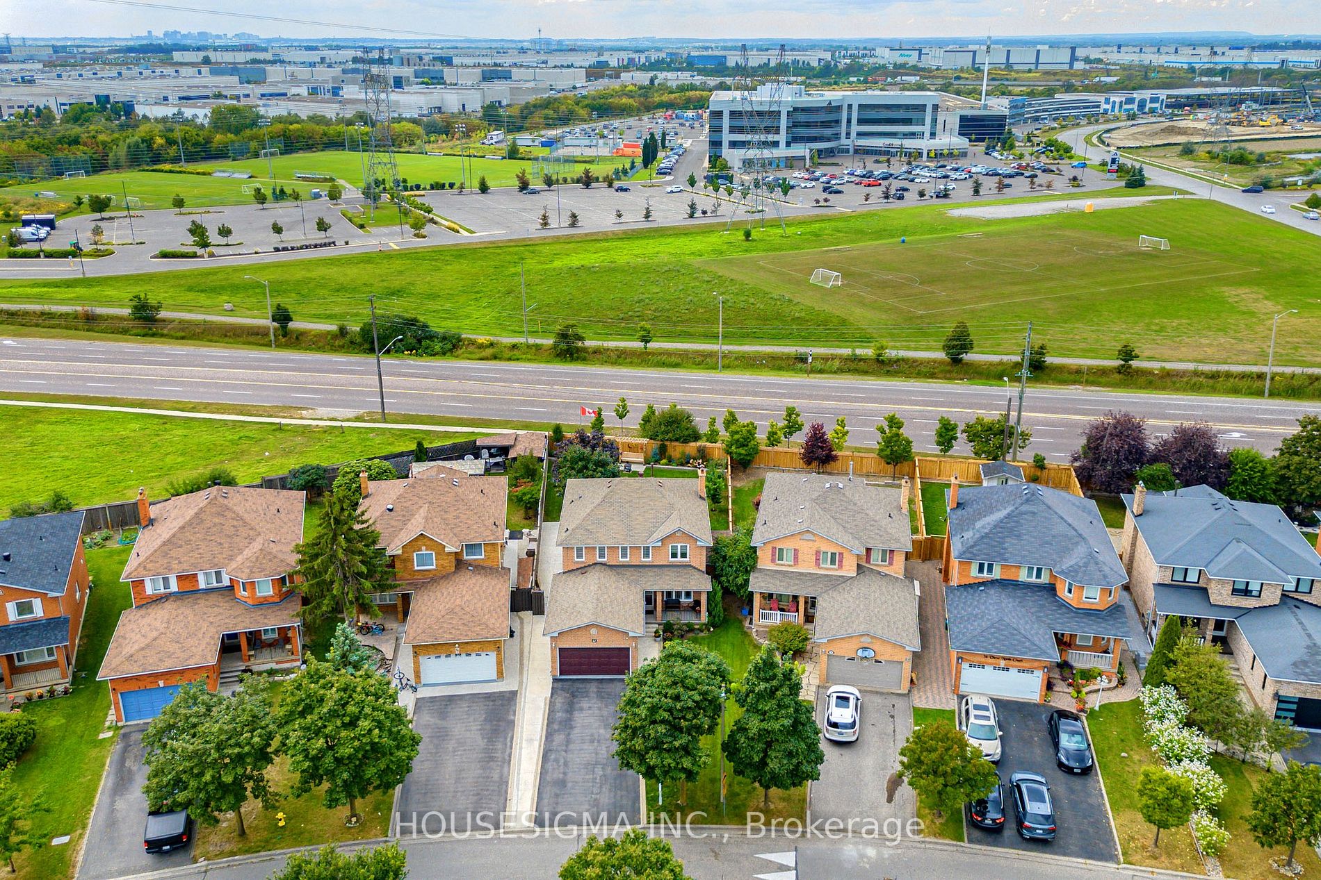 42 View North Crt