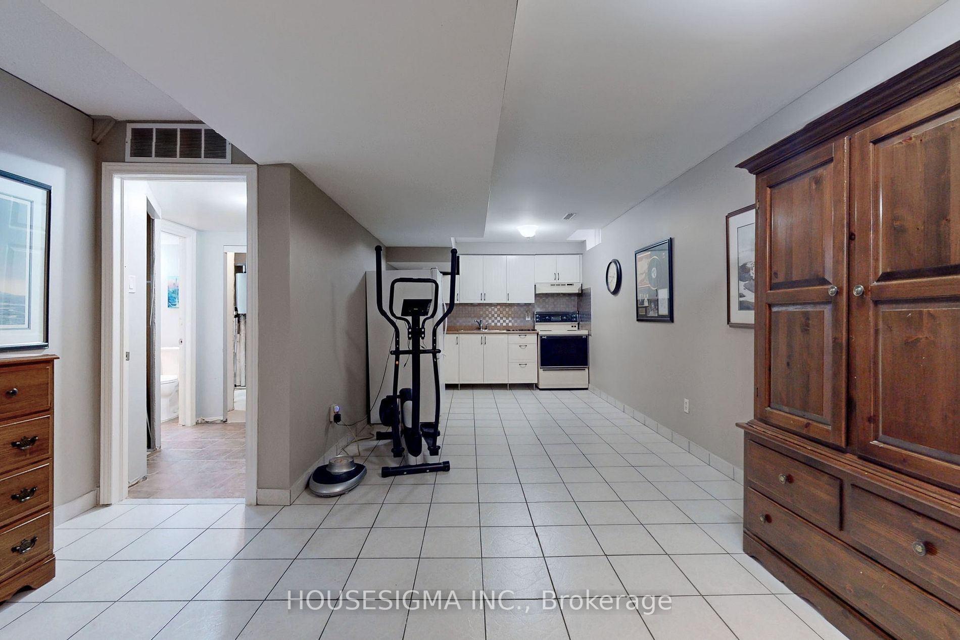 42 View North Crt