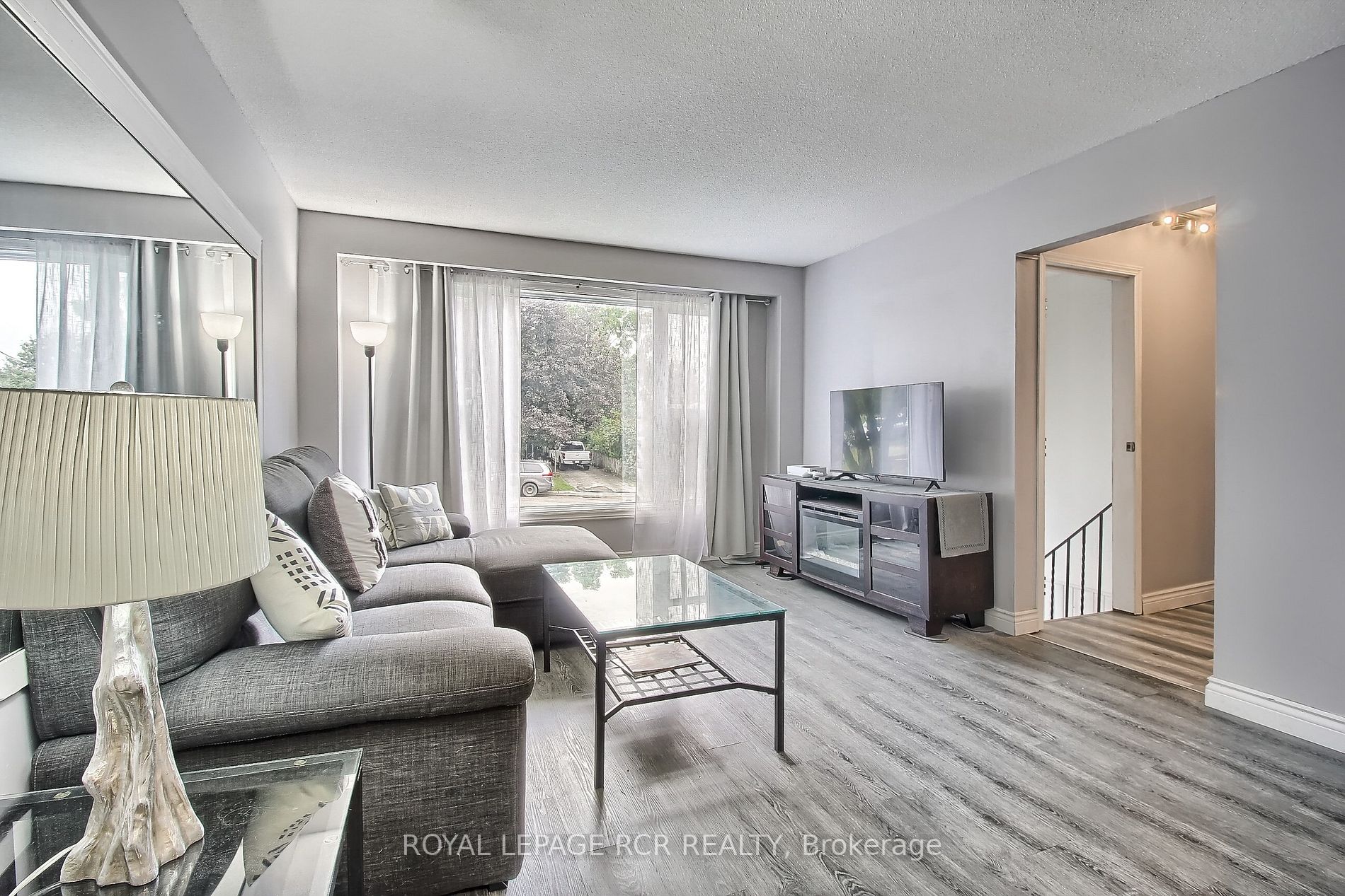 56 Hillview Dr