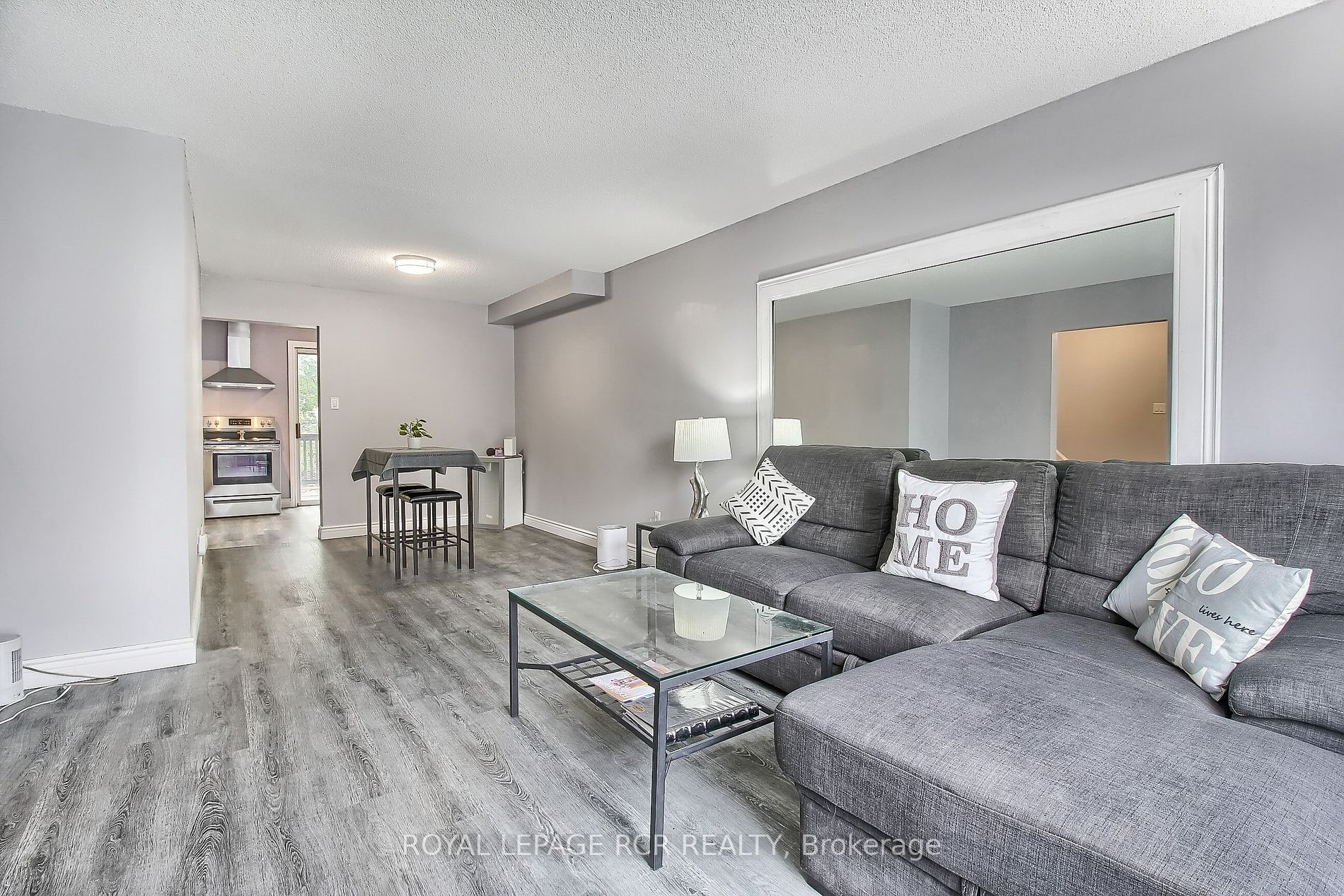56 Hillview Dr