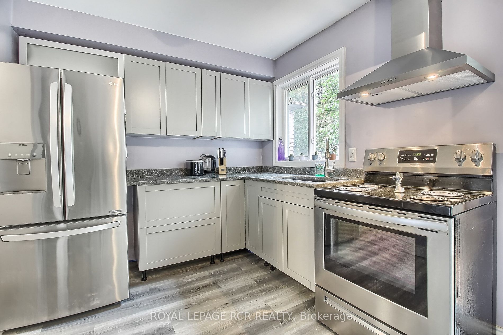 56 Hillview Dr