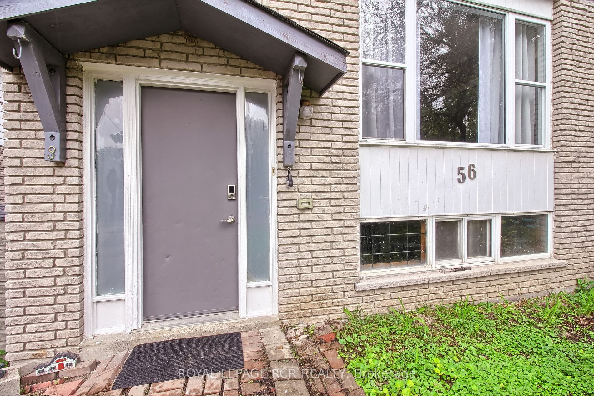 56 Hillview Dr