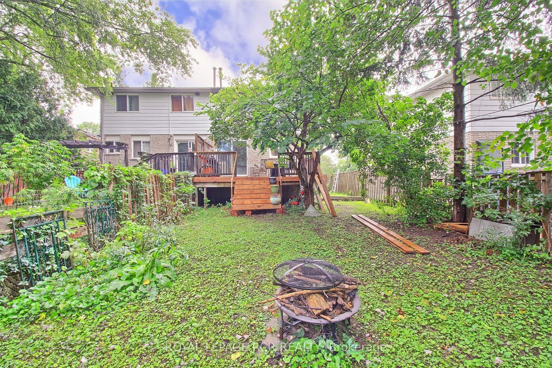 56 Hillview Dr