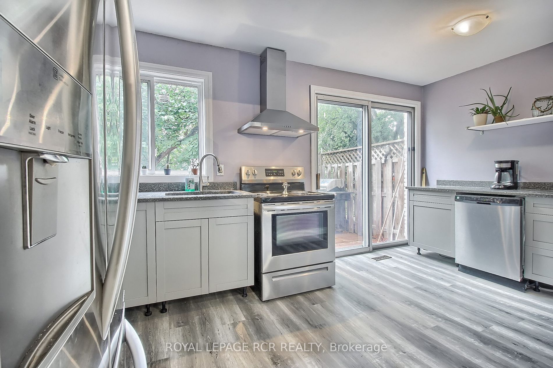 56 Hillview Dr