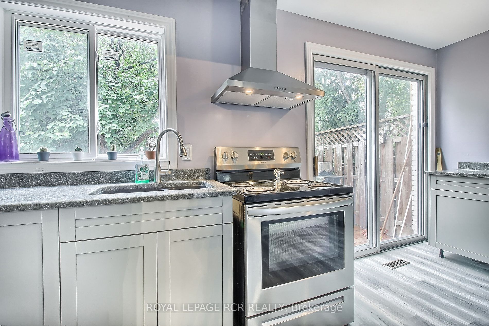 56 Hillview Dr