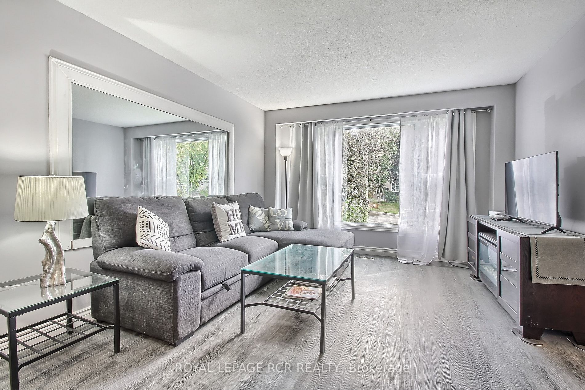 56 Hillview Dr